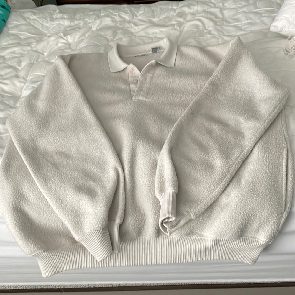 Whit Fleece top size small.